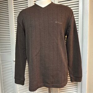 COLUMBIA SPORTSWEAR  size  MEDIUM   SWEATER
